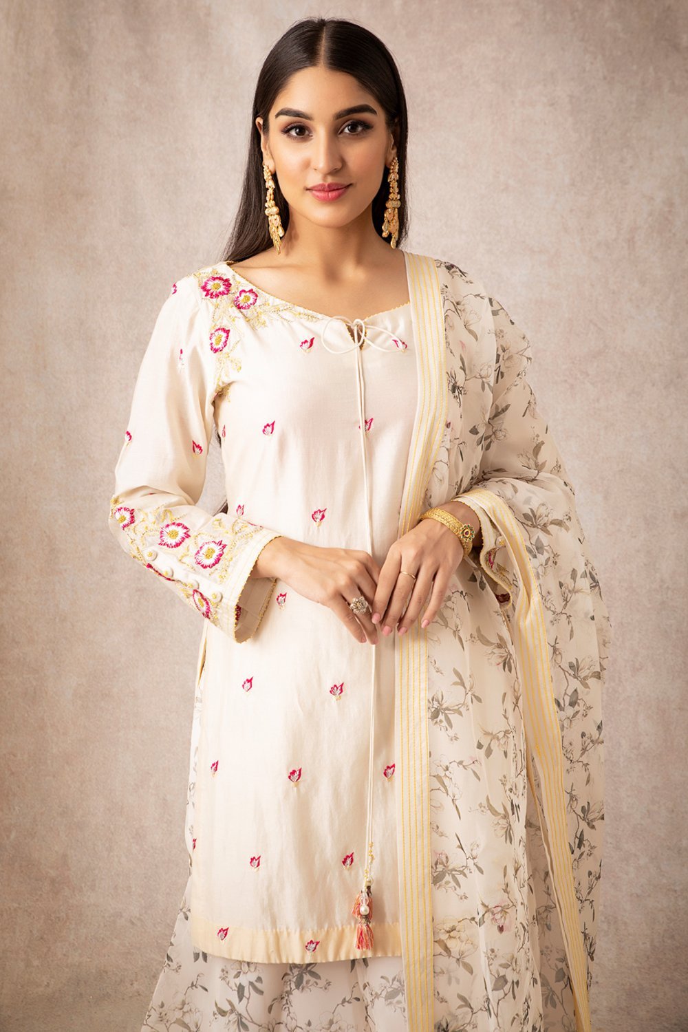 Ivory Short Kurta Set - ajieshoberoi