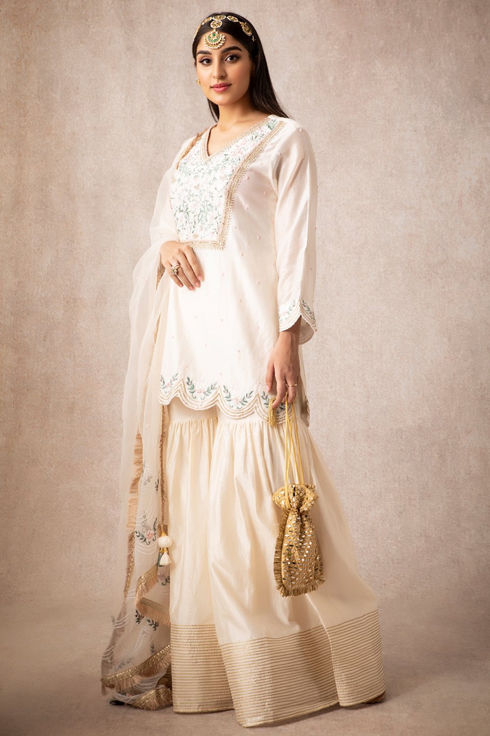 Ivory Short Scalloped Kurta Set - ajieshoberoi
