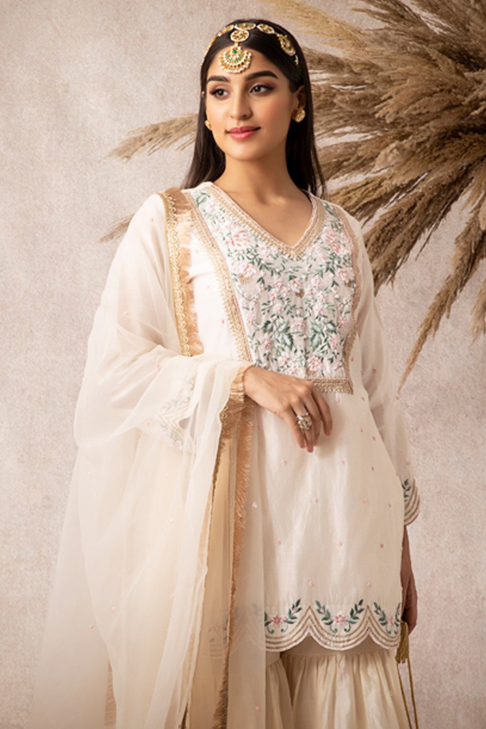 Ivory Short Scalloped Kurta Set - ajieshoberoi