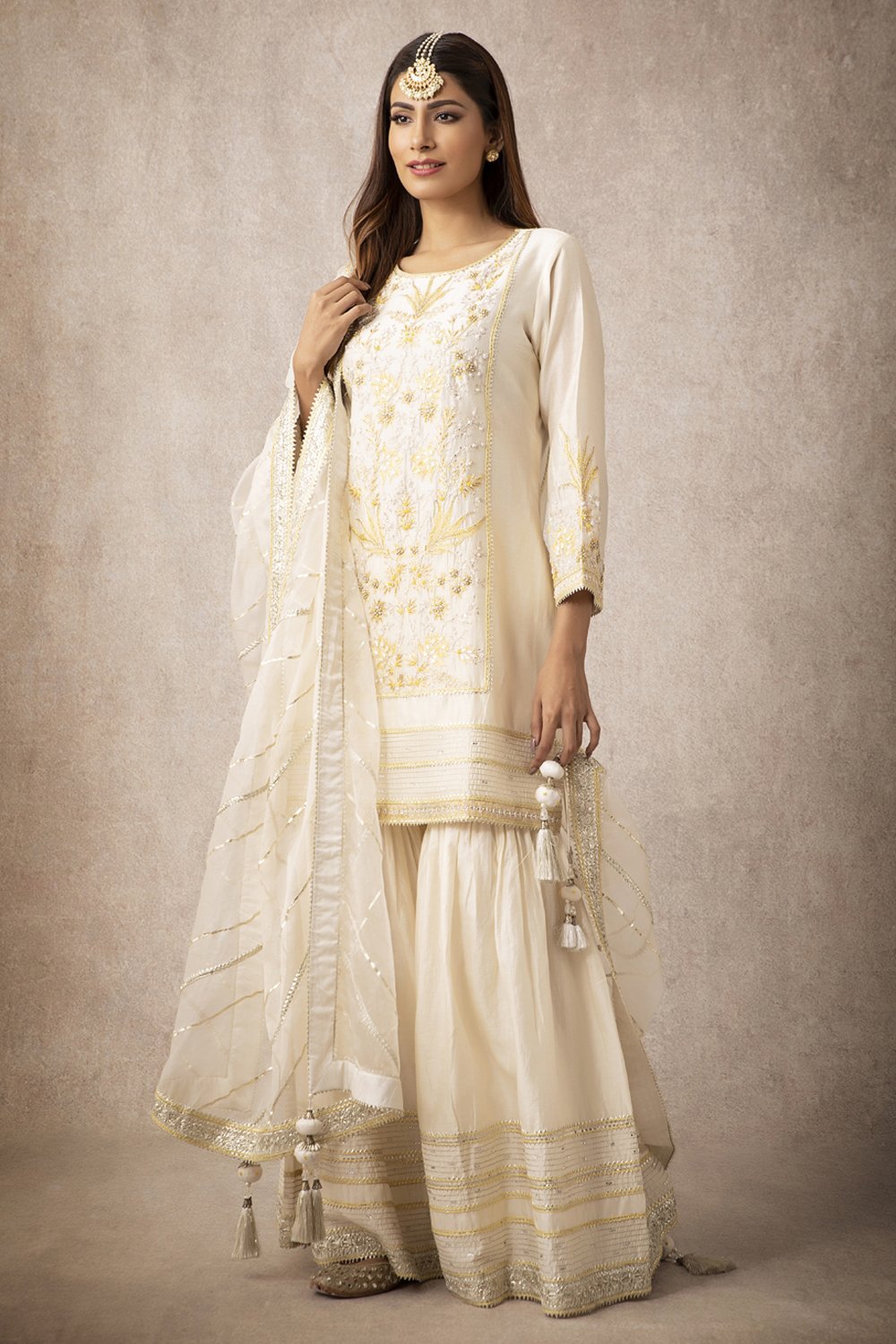 Ivory Straight Kurta Set - ajieshoberoi