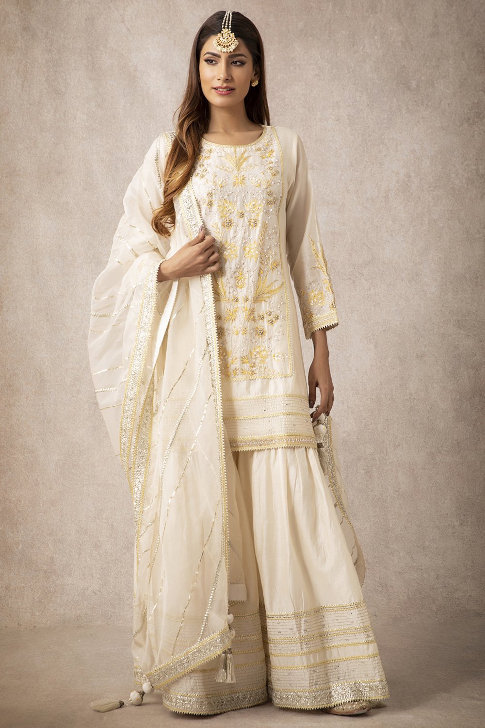 Ivory Straight Kurta Set - ajieshoberoi