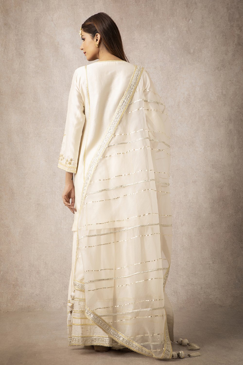 Ivory Straight Kurta Set - ajieshoberoi