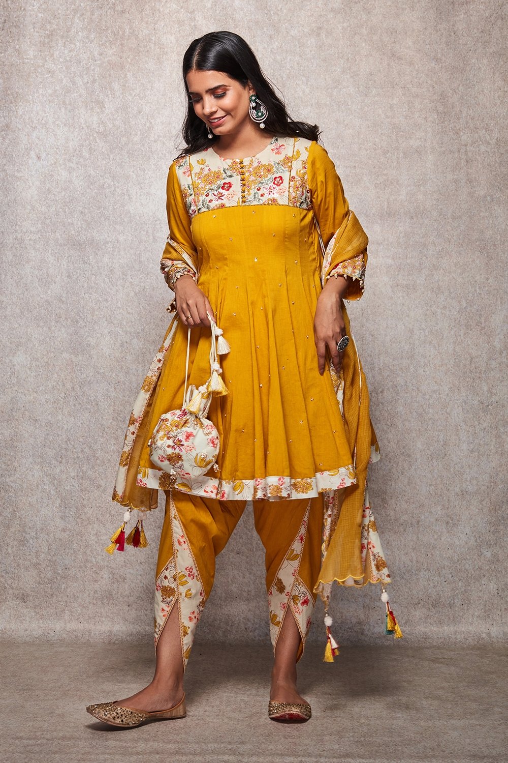 MAHIRA - ajieshoberoi