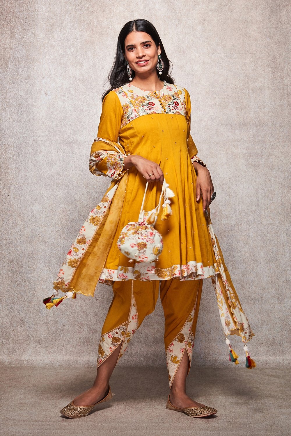 MAHIRA - ajieshoberoi
