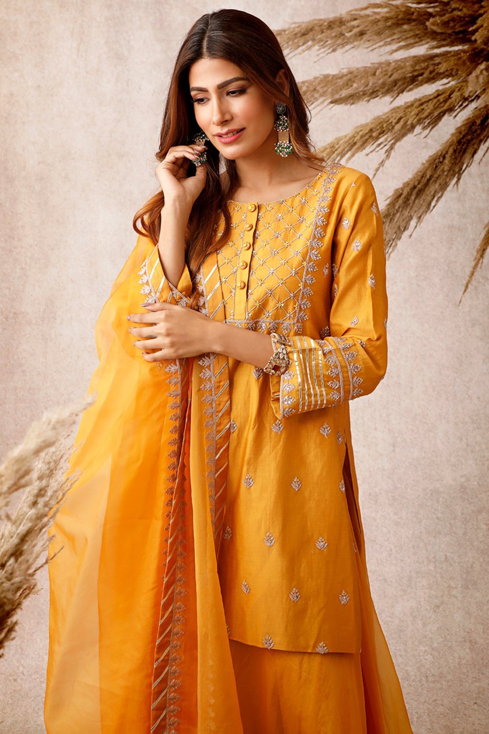 Mustard Short Kurta Set - ajieshoberoi