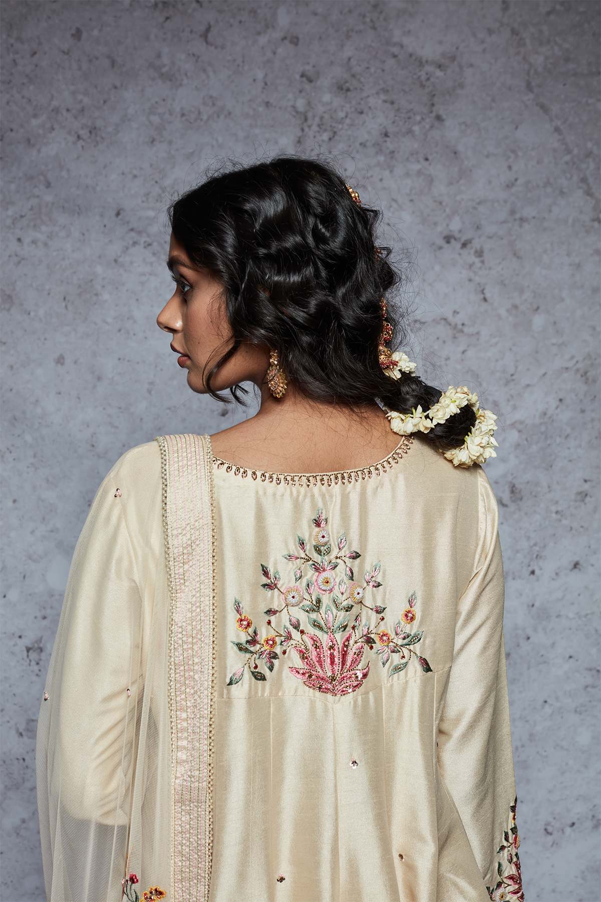 Nutan - Beige - ajieshoberoi