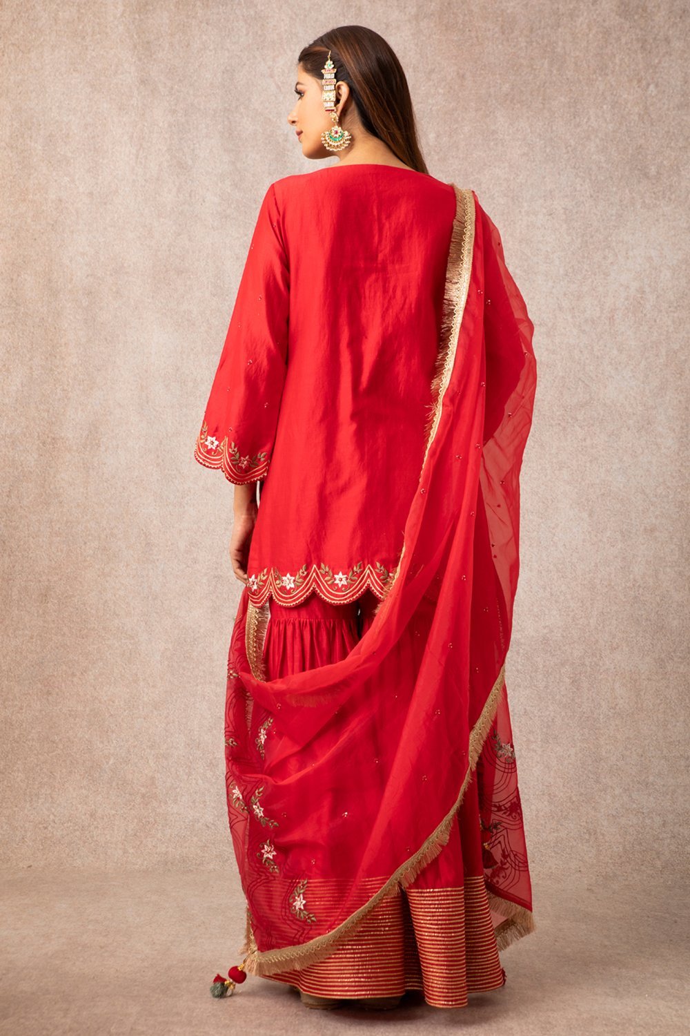 Red Short Scalloped Kurta Set - ajieshoberoi