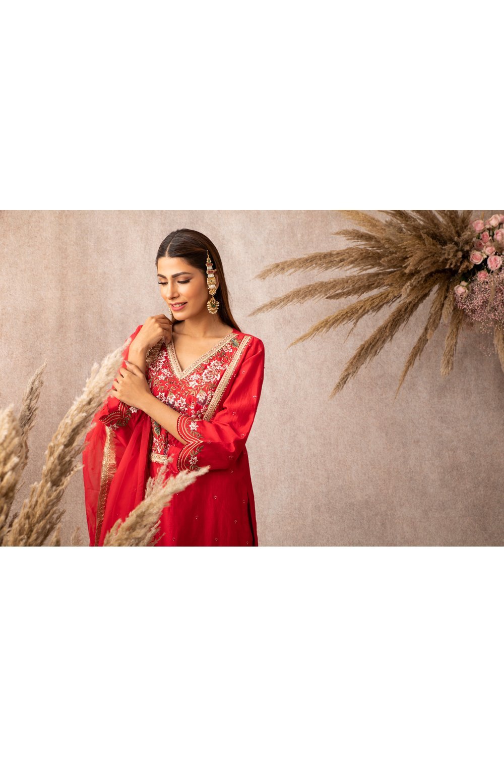 Red Short Scalloped Kurta Set - ajieshoberoi