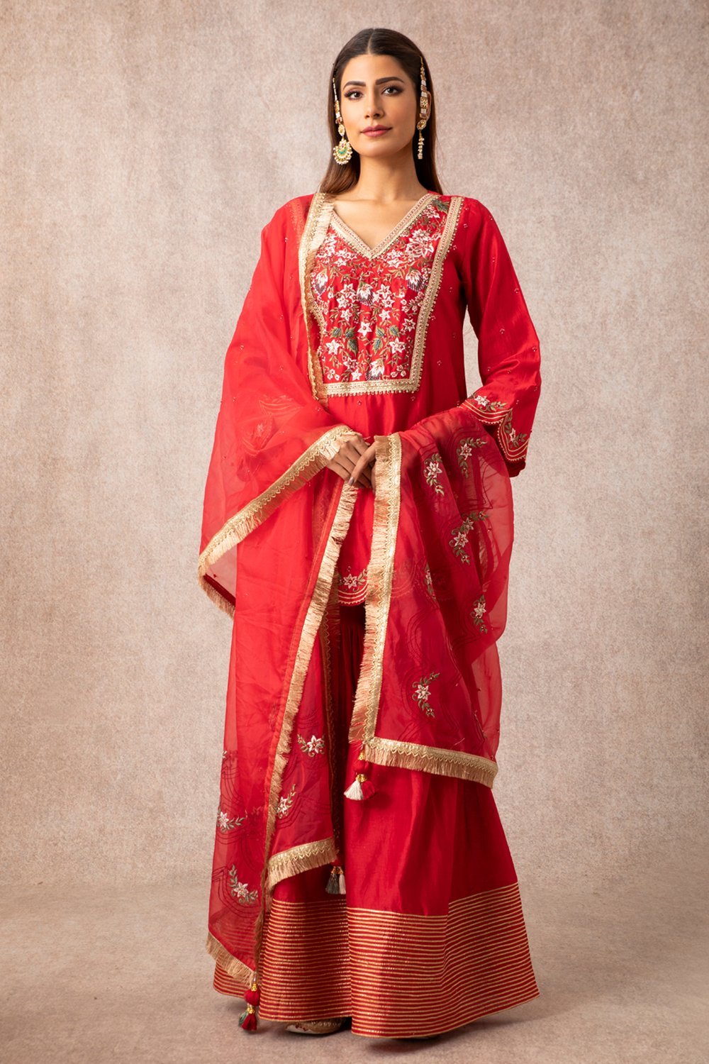 Red Short Scalloped Kurta Set - ajieshoberoi